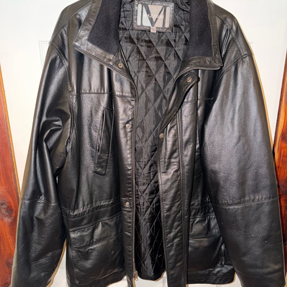 Men's Black Leather Jacket with Quilted Lining with gloves